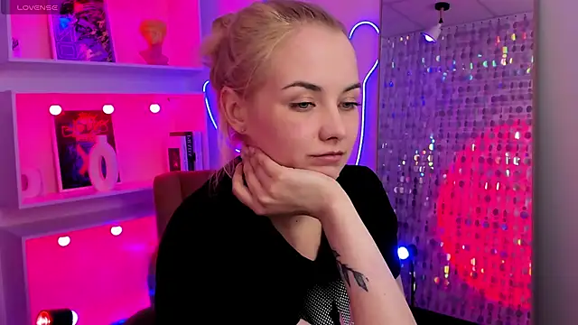 Онлайн чат XXX StephanieSweety