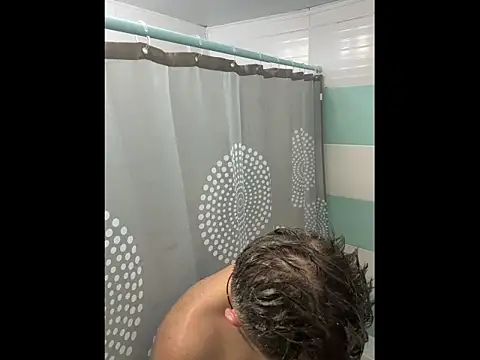 XXX chat uživo modela MartinBrandon