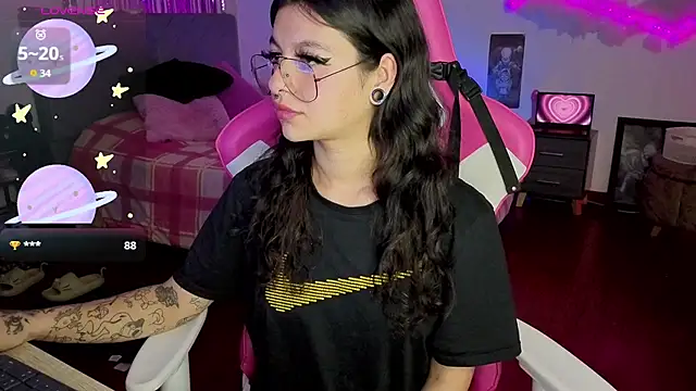 larah_uwu Live XXX-Chat