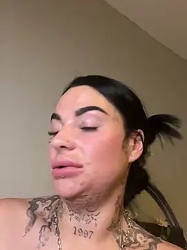 Darkfantisyx Adlı Modelin Canlı XXX Sohbeti