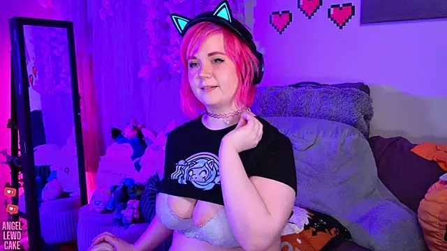 Angel-Lewd-Cake Show in webcam