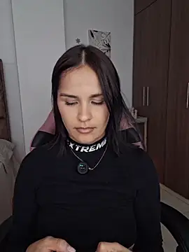 Show modela heyshaa na web-kameri