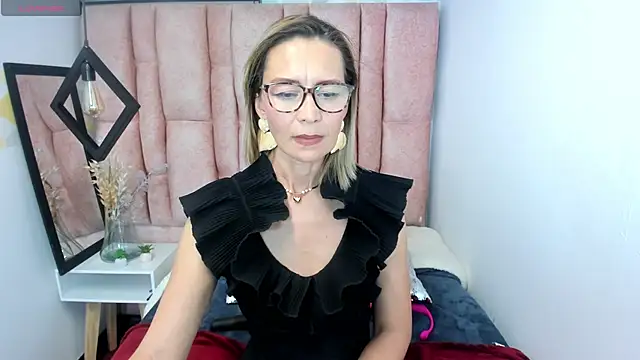 Issa_Milf__: απευθείας συνομιλία ΧΧΧ