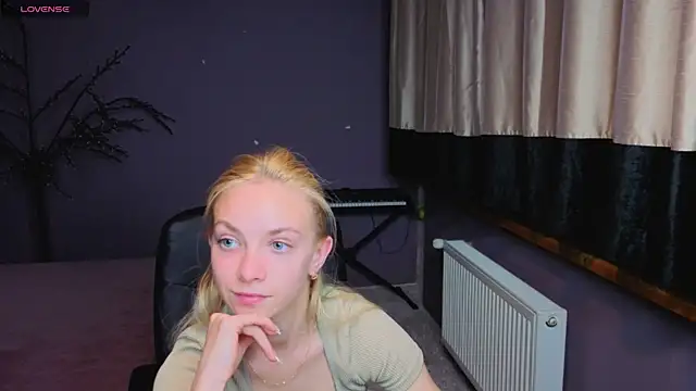 SonnySofia's Live XXX Chat