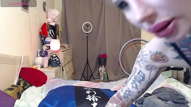 XXX chat uživo modela BLACKPeonyy