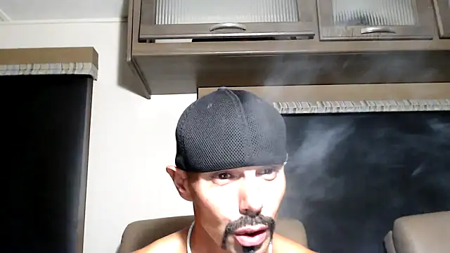 ThickD2C webkamerás műsora