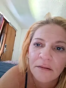Goldenndoll Chat XXX in diretta
