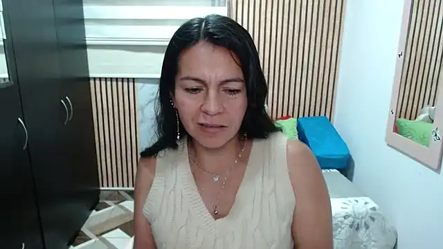 XXX chat uživo modela camilavargas_