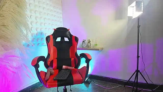 XXX chat uživo modela Zamy_Atelier