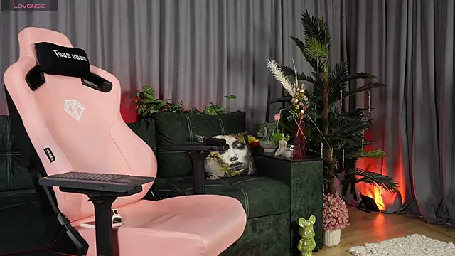Kitten_Vibe's Live XXX Chat