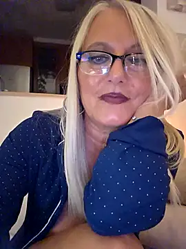 DIAMANTE64 Adlı Modelin Canlı XXX Sohbeti