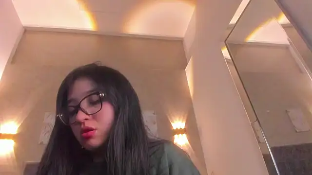 Lunaa_bellaa's Live XXX Chat