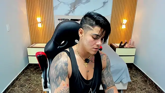 Chat XXX en directo de KAROLLJONES1
