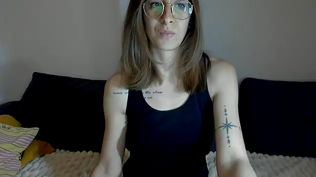 DesireMore90 Adlı Modelin Canlı XXX Sohbeti