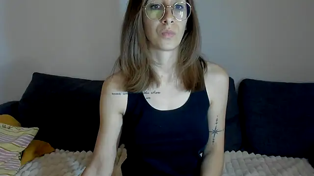 DesireMore90 Adlı Modelin Canlı XXX Sohbeti