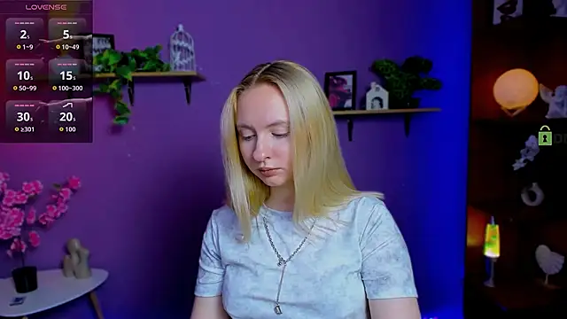 mila_glow1 élő XXX-chatje