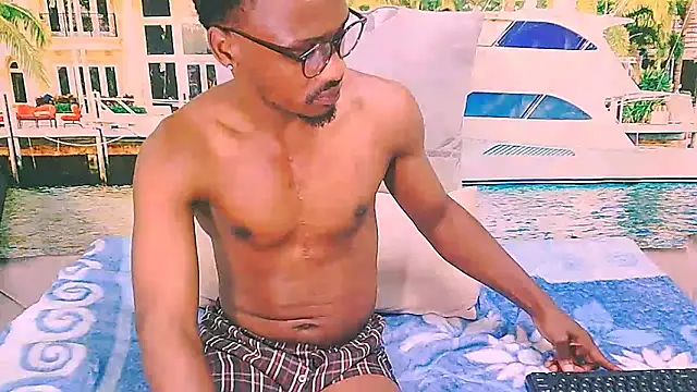 Chat +18 de EbonyTiger69 ao vivo