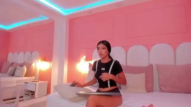 connie_ossaa Webcam Show