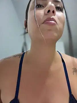 Thaix- live XXX chat