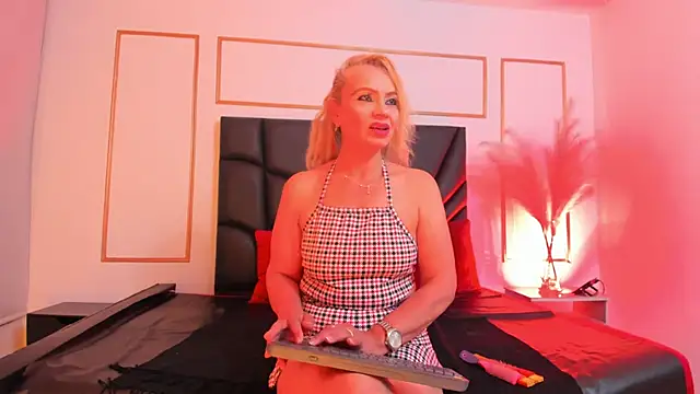 AnastasiaTaylor_: απευθείας συνομιλία ΧΧΧ