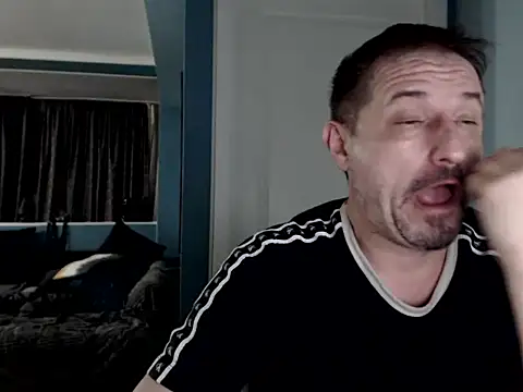 MisterFaithRO – Naživo XXX chat