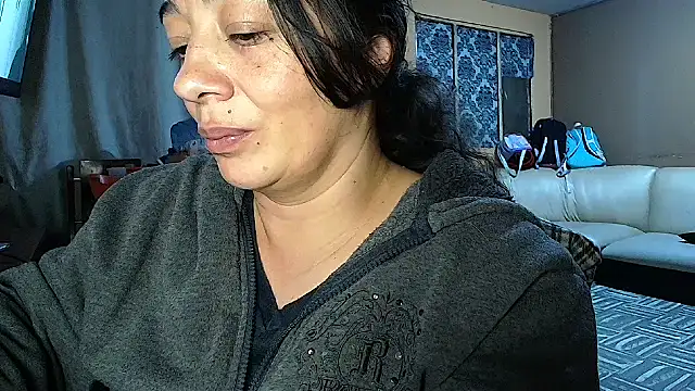 Chatroom XXX en direct de Karina_Aicarddi03