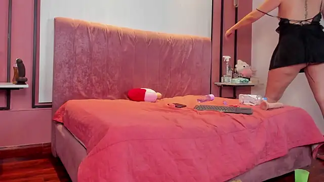 دردشة MissSavage_ الجنسية المباشرة
