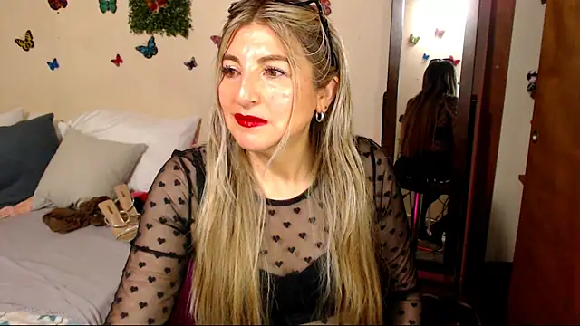 Jolie-Mature live XXX chat