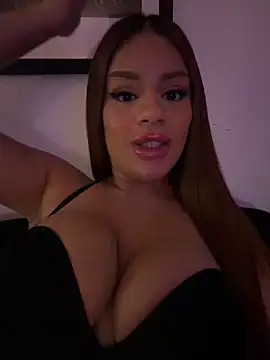 Chat XXX en directo de BellaaVixen