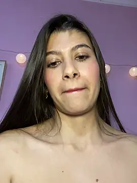 Lenapink19 Adlı Modelin Canlı XXX Sohbeti