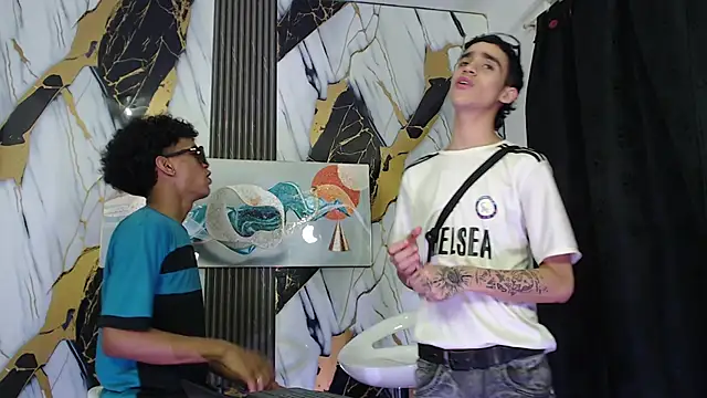 Show modela GOLDEN_2026 na web-kameri