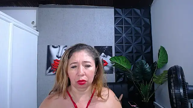 Chat XXX ao vivo de Valentinaa_mature