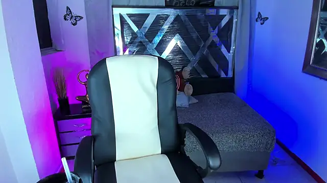 nova_sex01 élő XXX-chatje