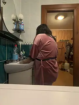 Naughtbaby_2025 élő XXX-chatje
