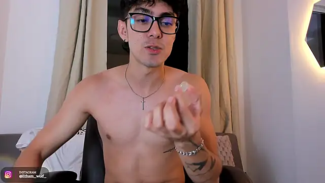 Chat +18 de etham_wolf1 ao vivo