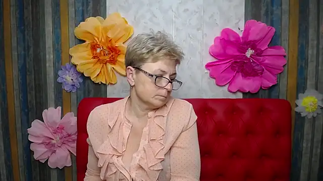 EmiliaGree – Naživo XXX chat