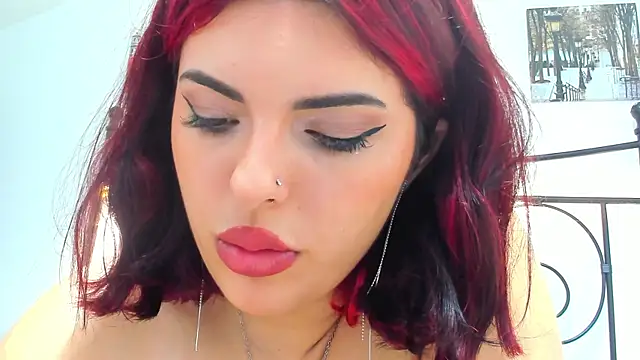 MiaNoirr Chat XXX live