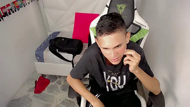 sombra_18's Webcam Show