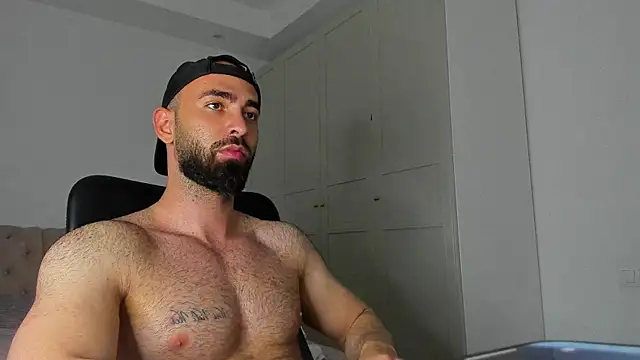 cloudymastersss élő XXX-chatje