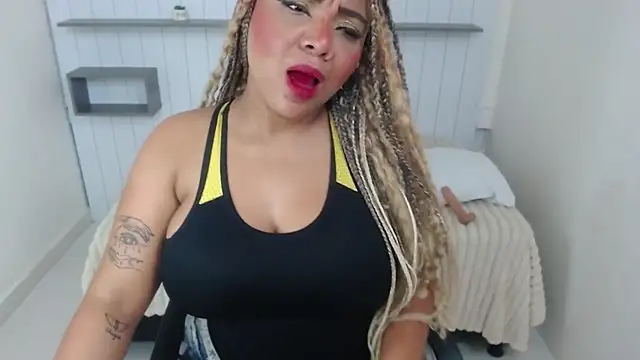 Chat +18 de Ivonny_Hot ao vivo