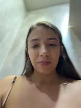Chat +18 de Hall_16 ao vivo
