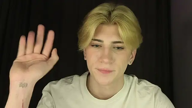 Oliver_star_boy_ 网络视讯表演