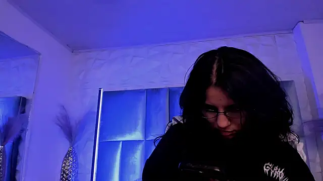 HollyPeach's Live XXX Chat