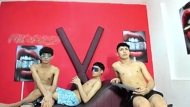 AVENGER_BOYS2026 Pertunjukan Webcam