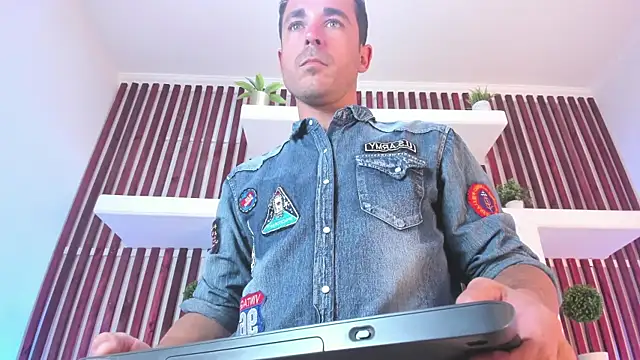 Adams_Sanz Pertunjukan Webcam