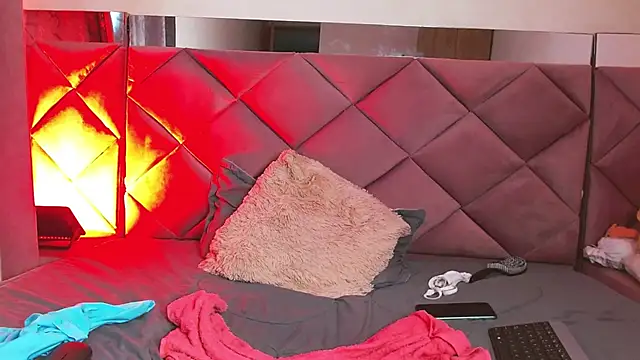 Chat +18 de Rosee7 ao vivo