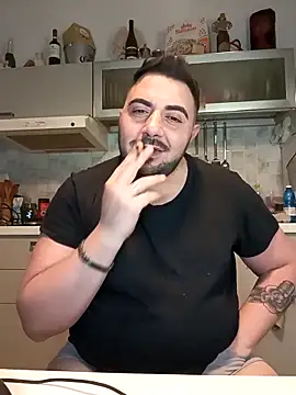 bear_skinny: διαδικτυακό σόου στην κάμερα