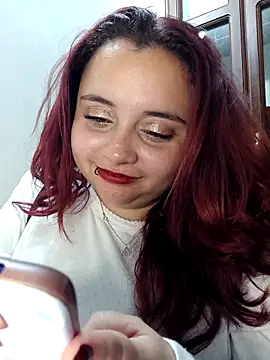 CURVY-HORNY live XXX chat