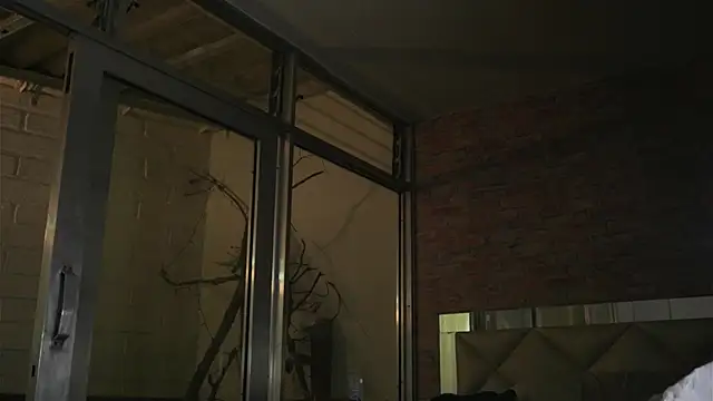 Pokazy przed kamerką – AlphaMasterXxx