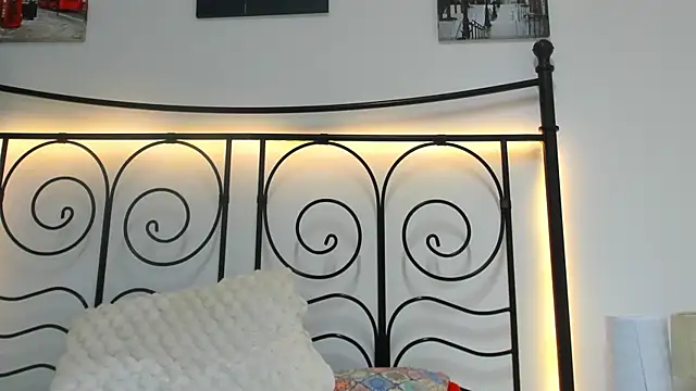 MiaNoirr's Live XXX Chat